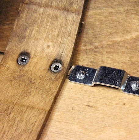 Så skruvar du i trä